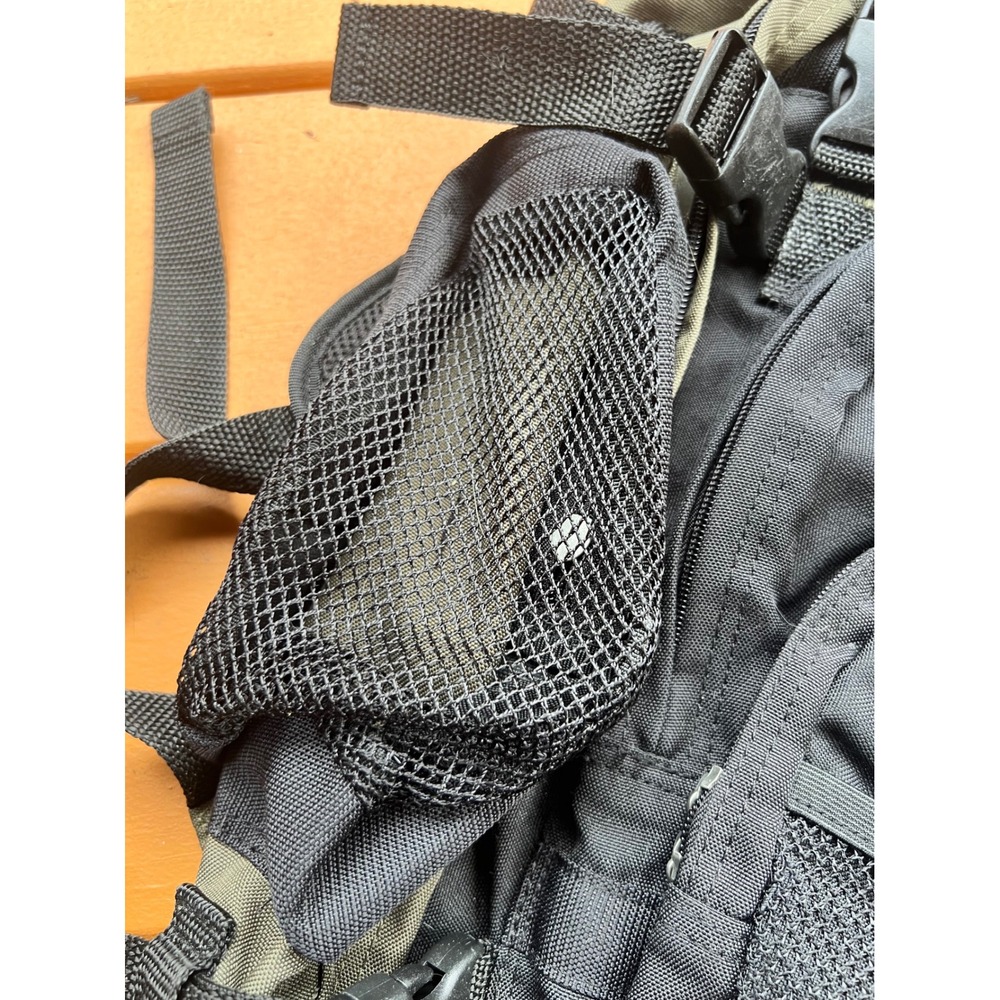 Vans Skate Backpack Black Olive Green Laptop Sleeve Utility Travel Bag Mens - Picture 8 of 9